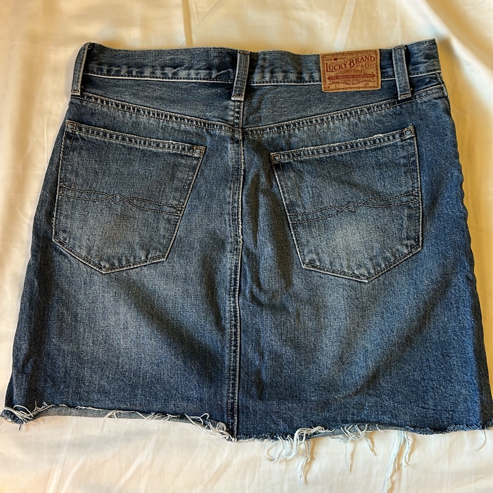 Lucky brand jean skirt in size 27